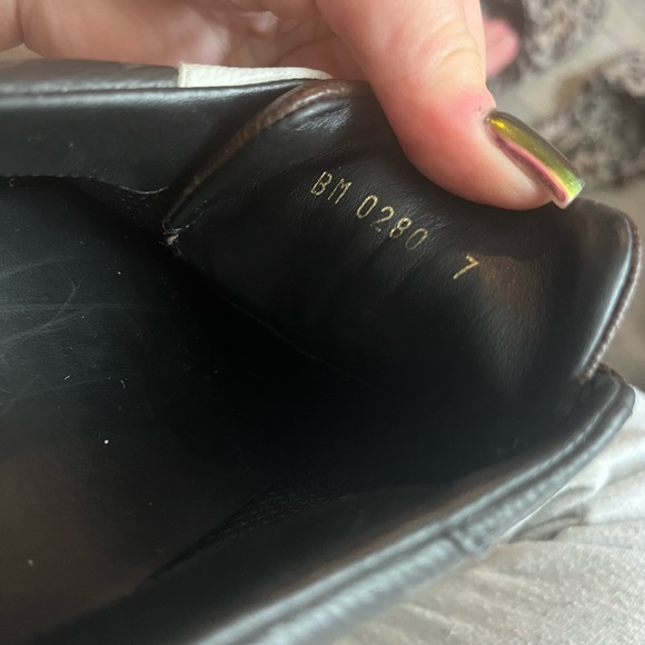 Men’s Louis Vuitton Run- Away Sneaker - Picture 7 of 7